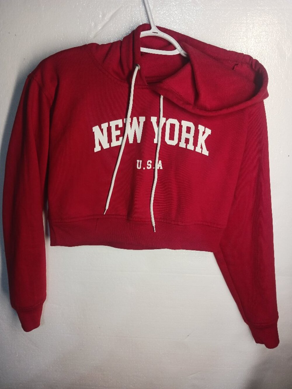 Red New York USA Cropped Hoodie – Women’s Pullover